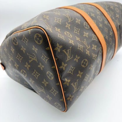 Louis Vuitton Keepall 45 Toile Monogram - base et angle opposé