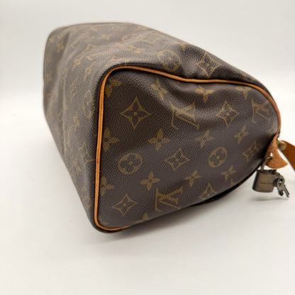 Louis Vuitton Speedy 25 toile Monogram - angle base et coin