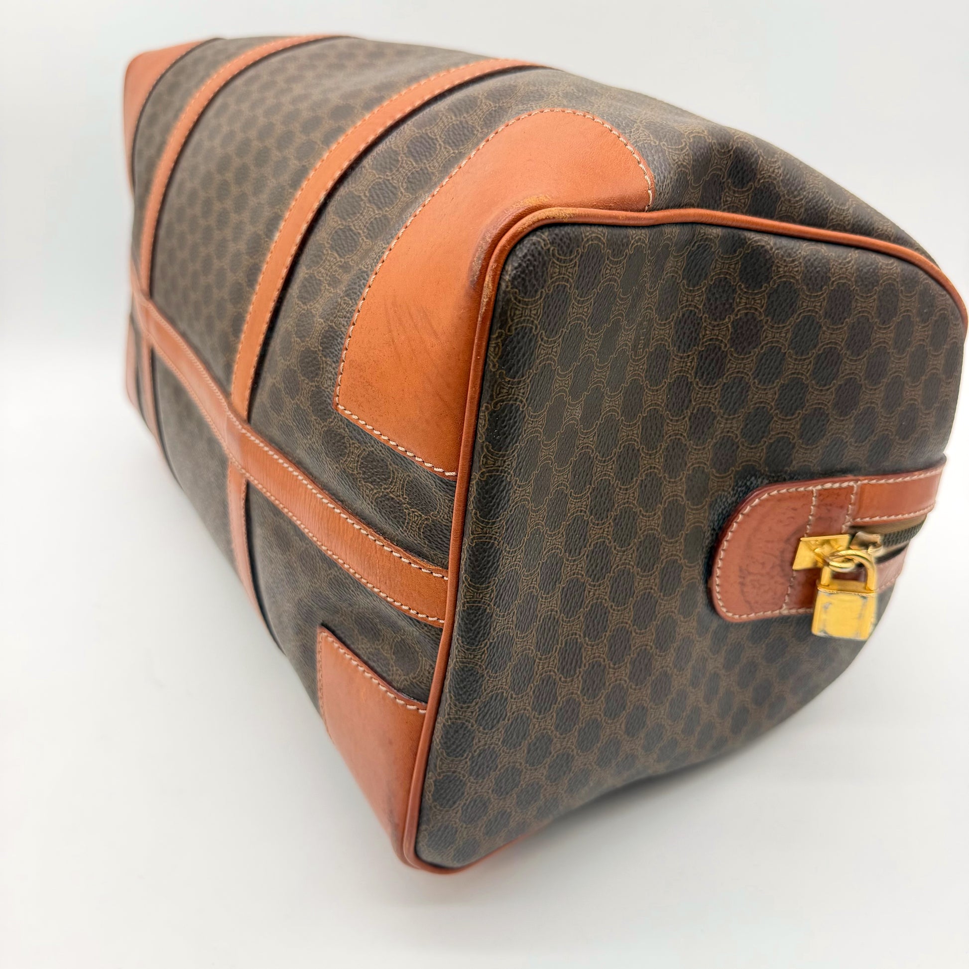 Céline Boston 40 toile Macadam - angle base et coin