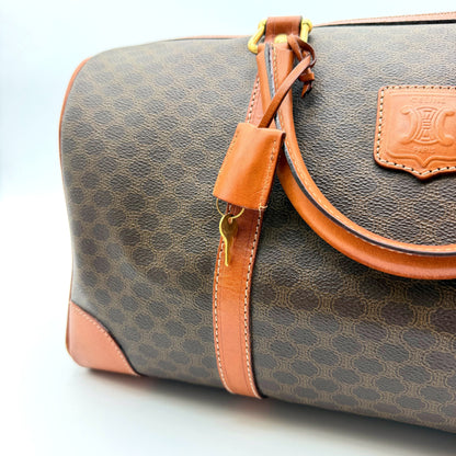 Céline Boston 40 - vue en angle cadenas et clochette