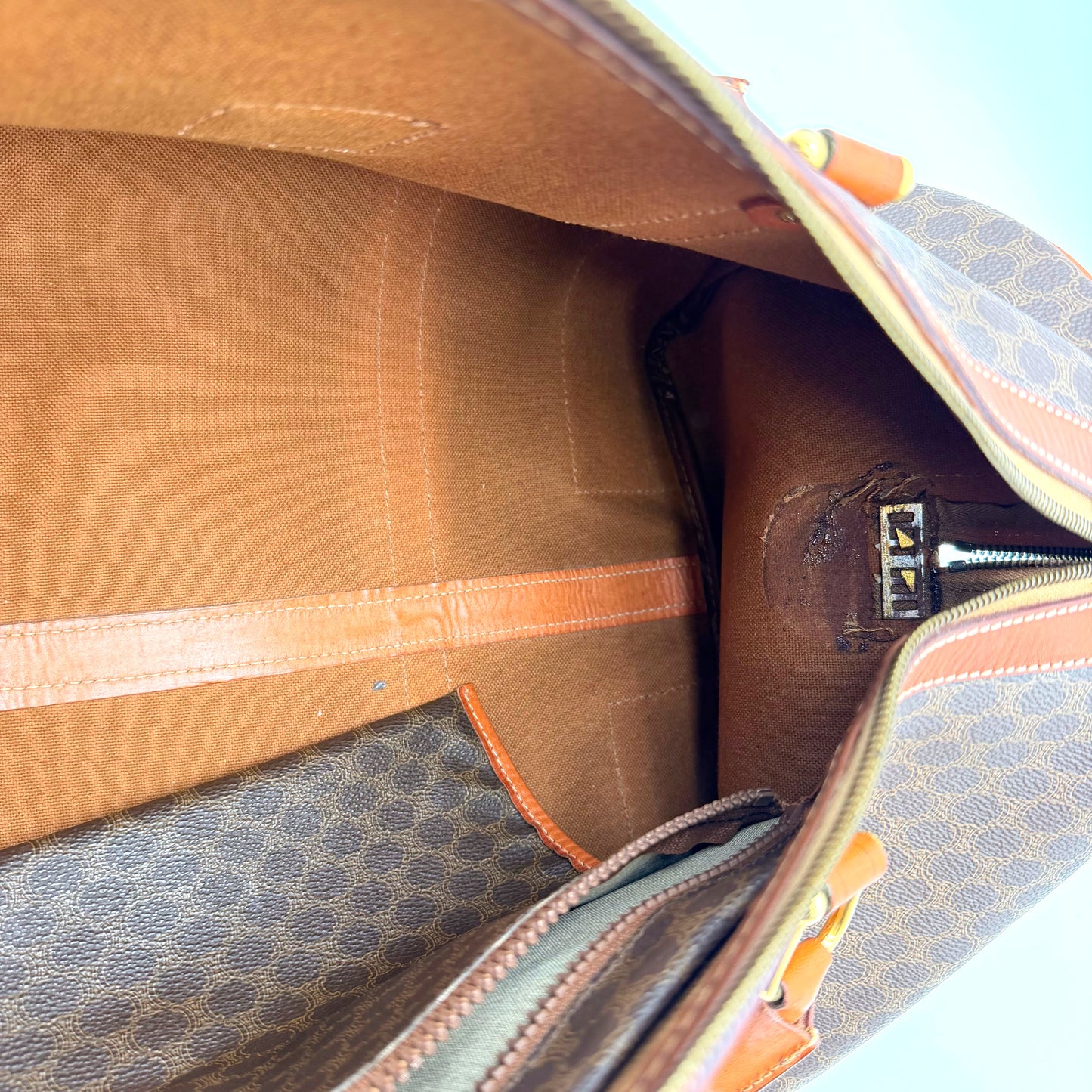 Céline Boston 40 - intérieur détail extrémité zip