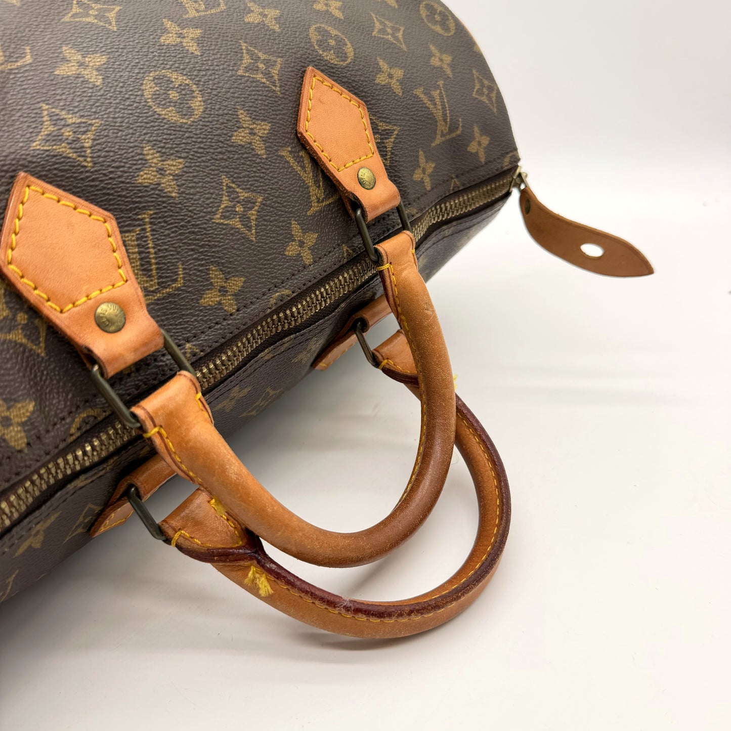 Louis Vuitton Speedy 35 Toile Monogram vintage - détail anses cuir naturel patiné