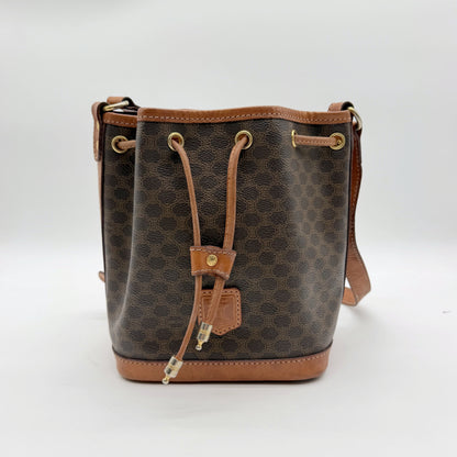 Celine sac seau petit format toile Macadam marron - vue avant