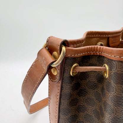 Celine sac seau petit format toile Macadam marron - detail cordon coulissant et oeillets
