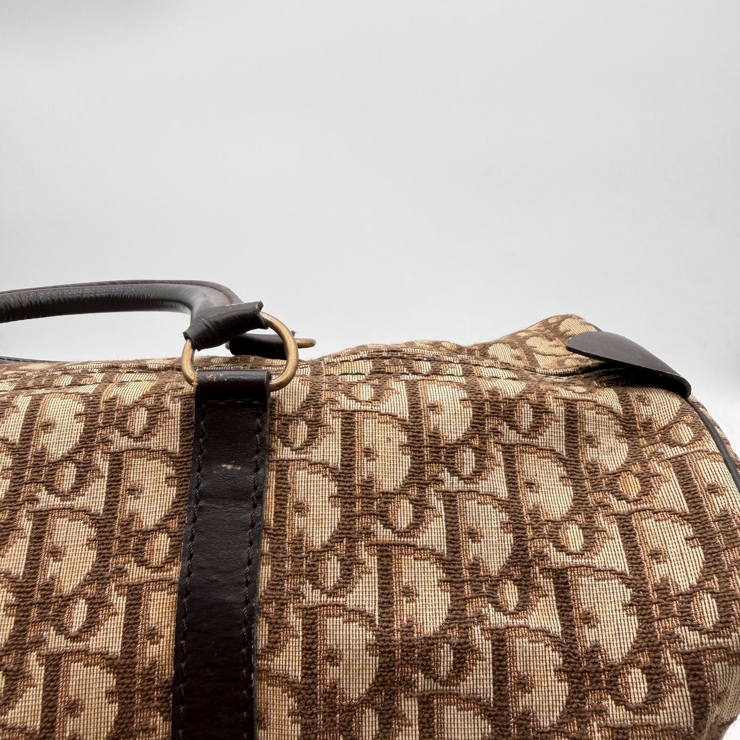 Dior Boston 40 toile Oblique marron - detail anneau dore
