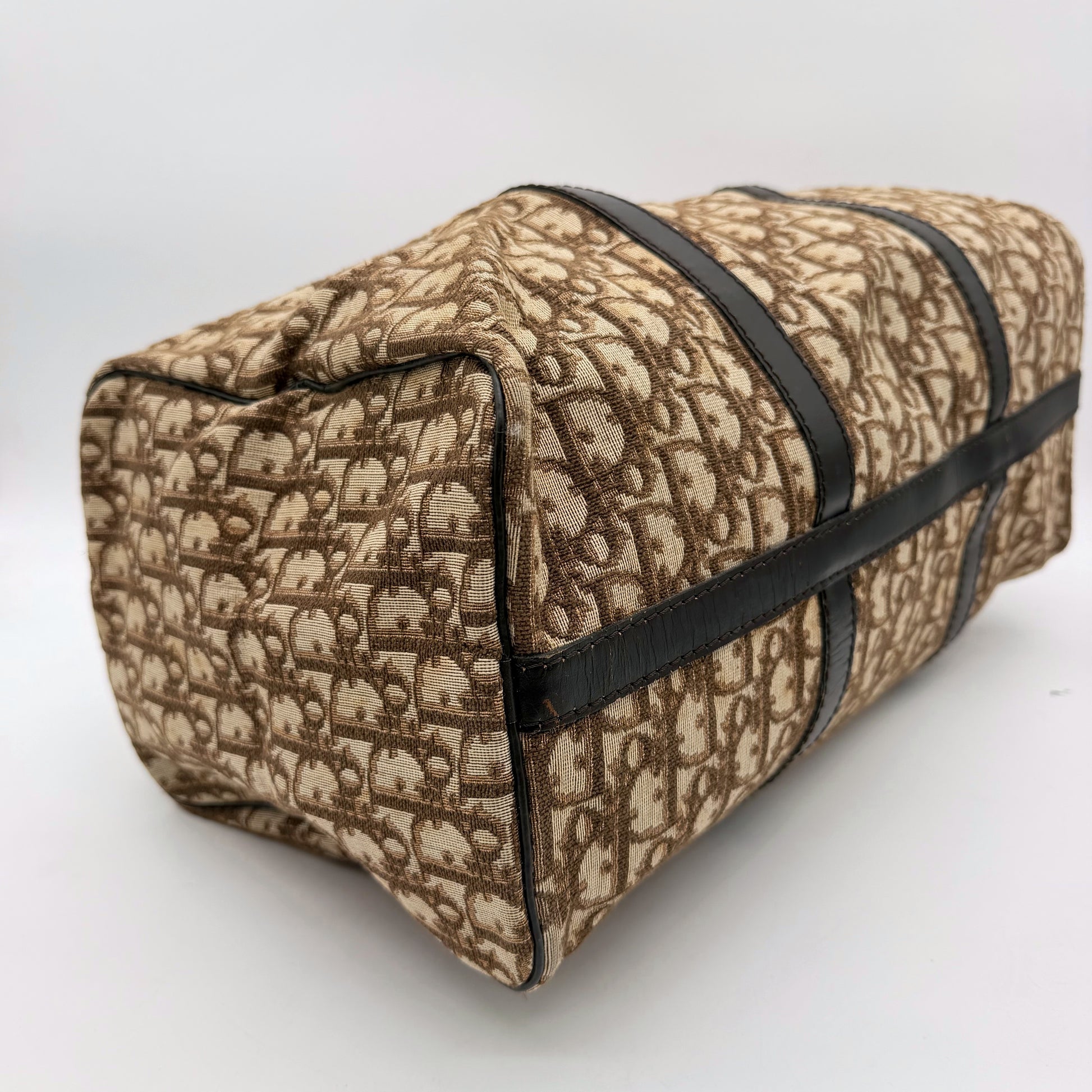 Dior Boston 40 toile Oblique marron - vue trois quarts