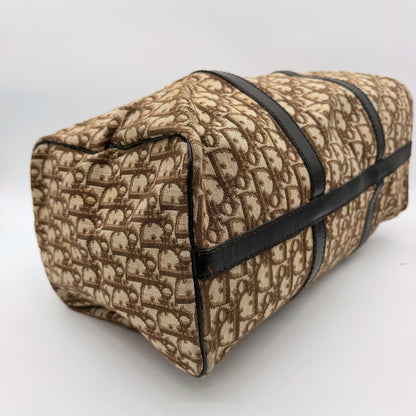 Dior Boston 40 toile Oblique marron - vue trois quarts