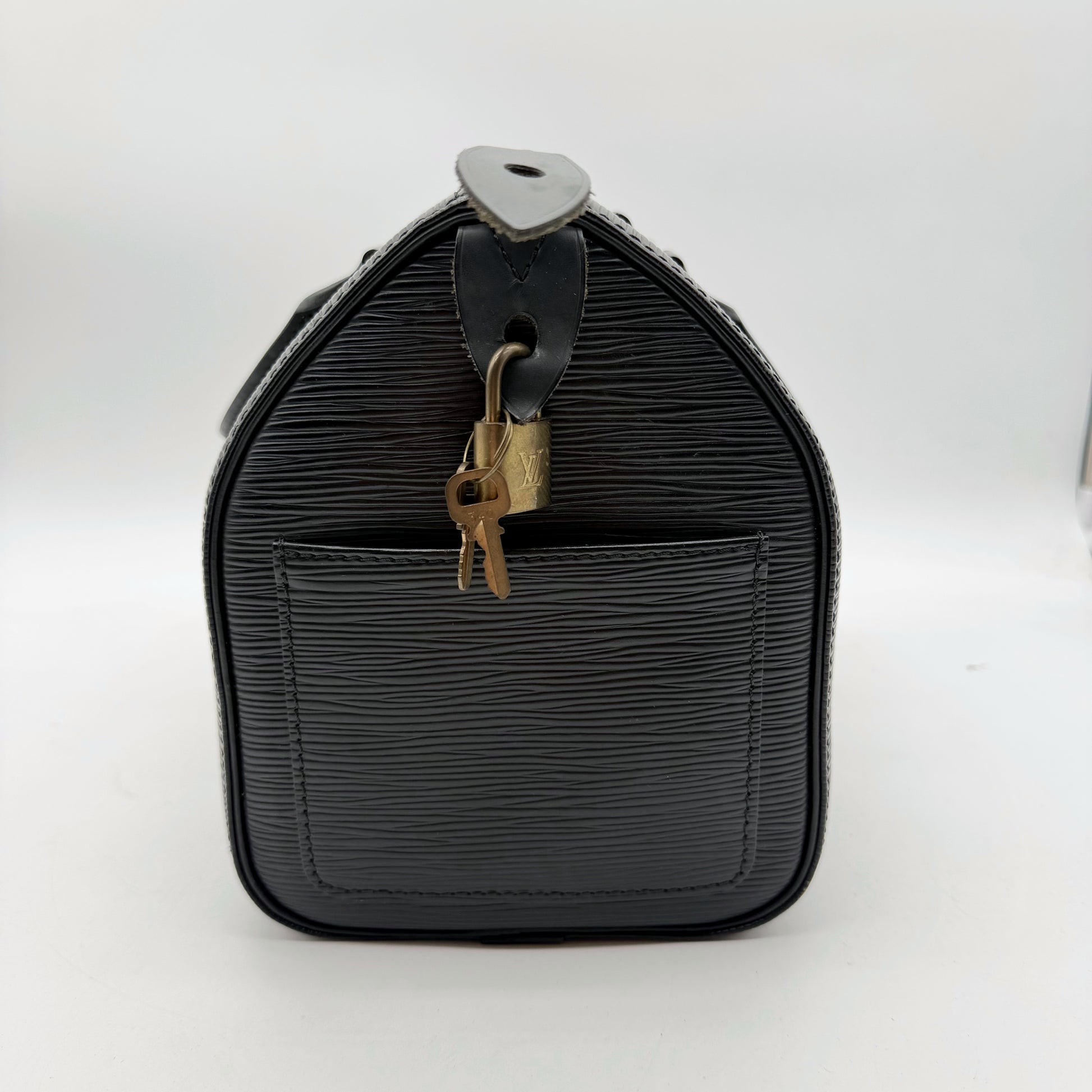 Louis Vuitton Speedy 25 cuir Epi noir - cote avec cadenas et poche exterieure