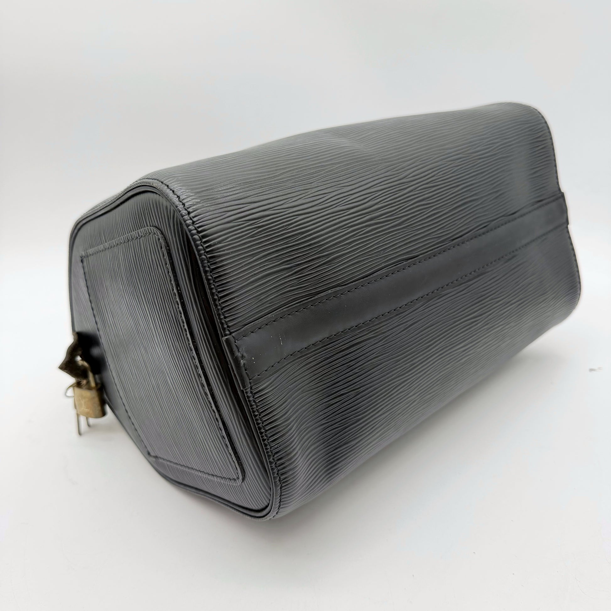 Louis Vuitton Speedy 25 cuir Epi noir - vue trois quarts