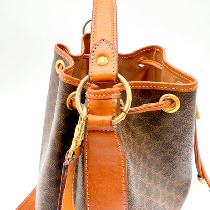 Céline Sac Seau Macadam – détail anse courte et anneaux laiton