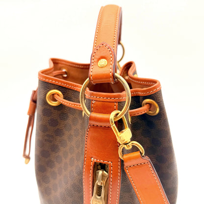Céline Sac Seau Macadam – détail mousqueton et fermeture éclair
