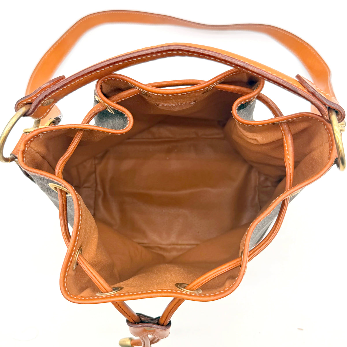 Céline Sac Seau Macadam – intérieur, doublure cuir cognac