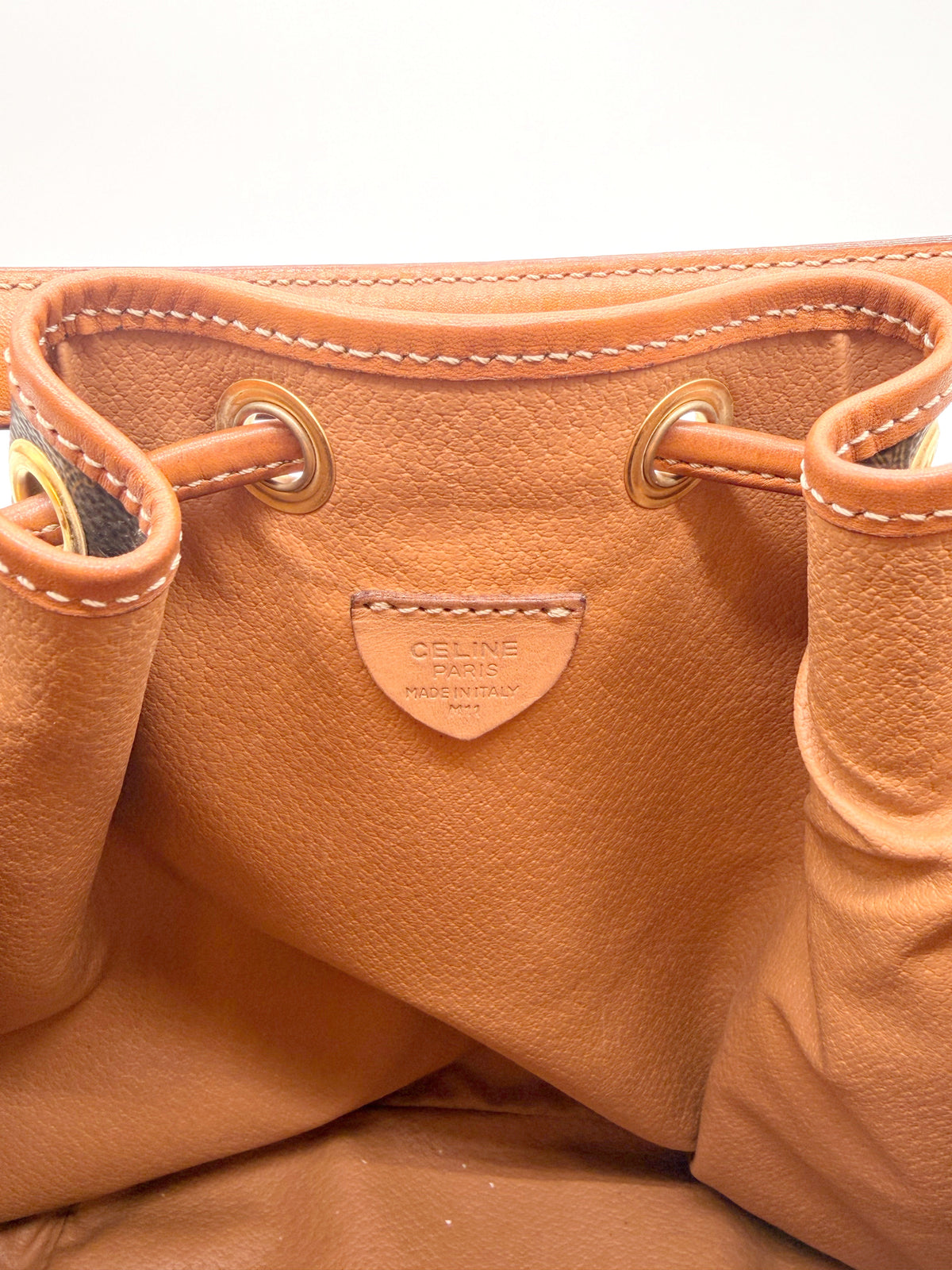Céline Sac Seau Macadam – estampille Céline Paris Made in Italy M11