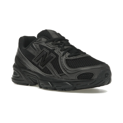 New Balance 740 Triple Black