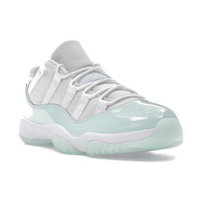 Air Jordan 11 Retro Low Igloo