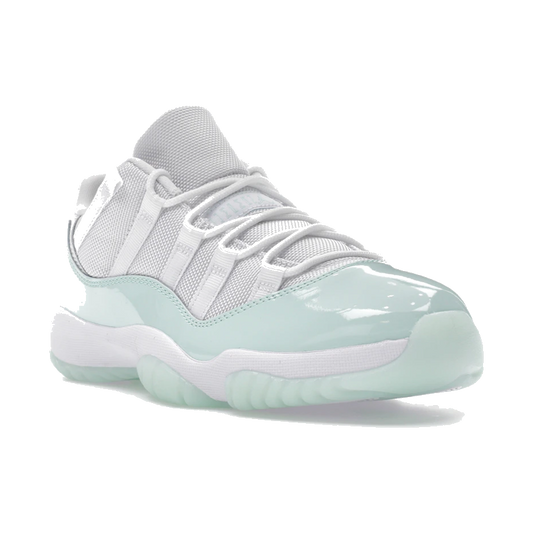 Air Jordan 11 Retro Low Igloo