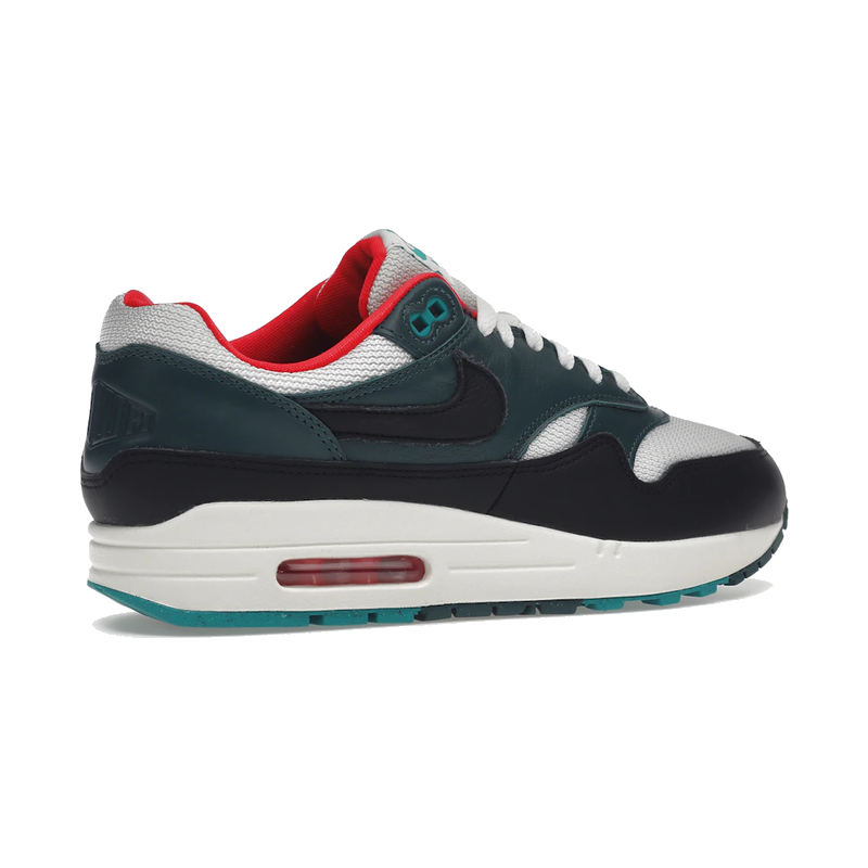 Nike Air Max 1 LeBron James Liverpool F.C.