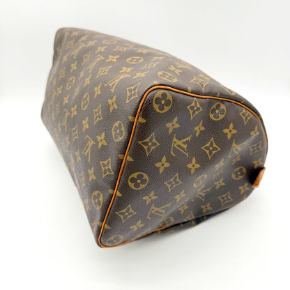 Louis Vuitton Speedy 35 Monogram - base et angles avant