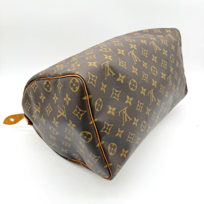 Louis Vuitton Speedy 35 Monogram - base et angles arrière